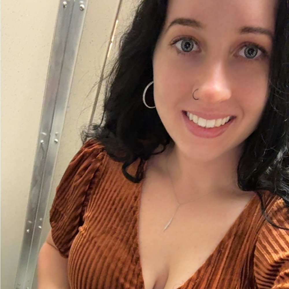 Meet your Posher, Carrin